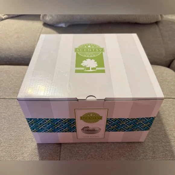 Scentsy Little Garden Warmer - Picture 3 of 7